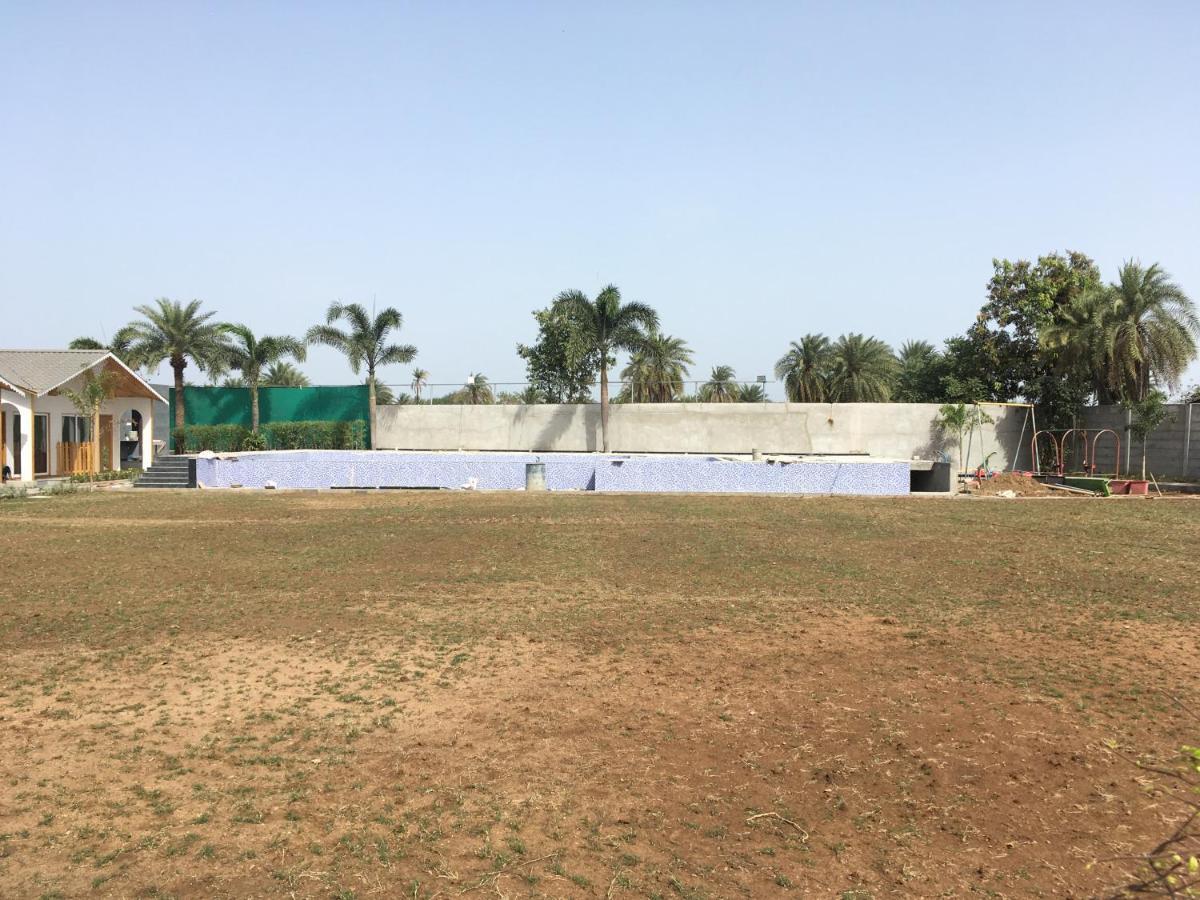 Vits Daman Devka Beach Exterior photo