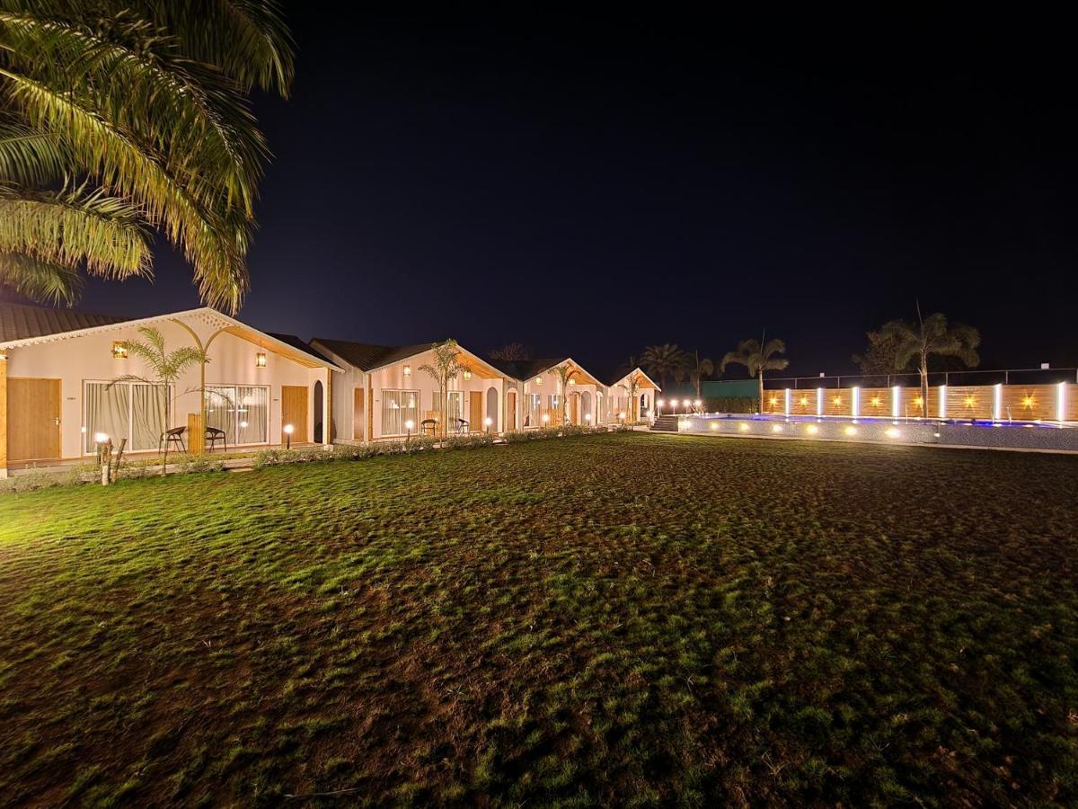 Vits Daman Devka Beach Exterior photo